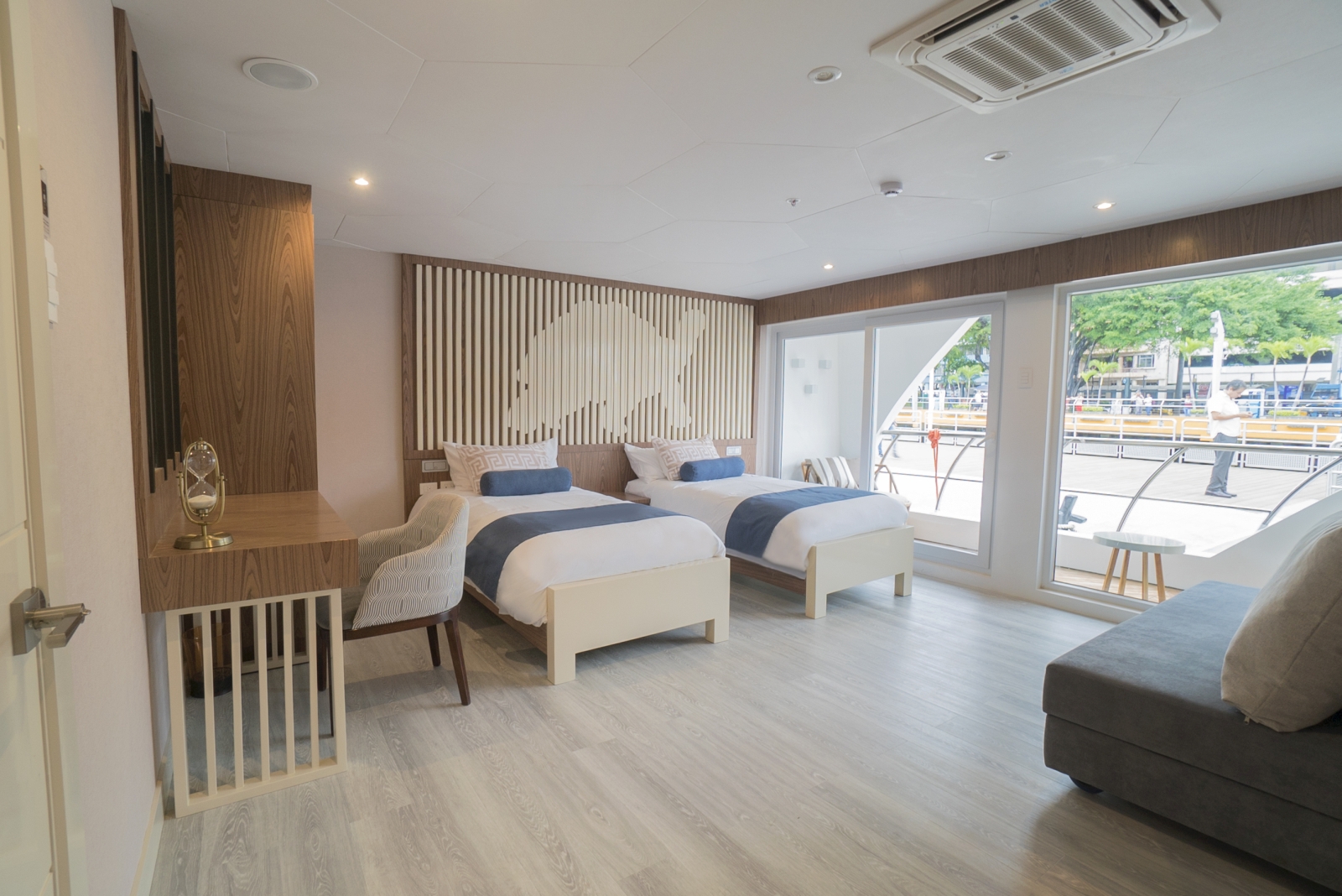 Twin room on board Elite in Galapagos
