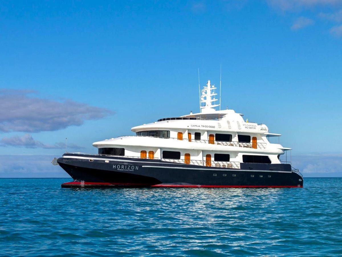 Exterior view of the Galapagos Horizon yacht in Ecuador