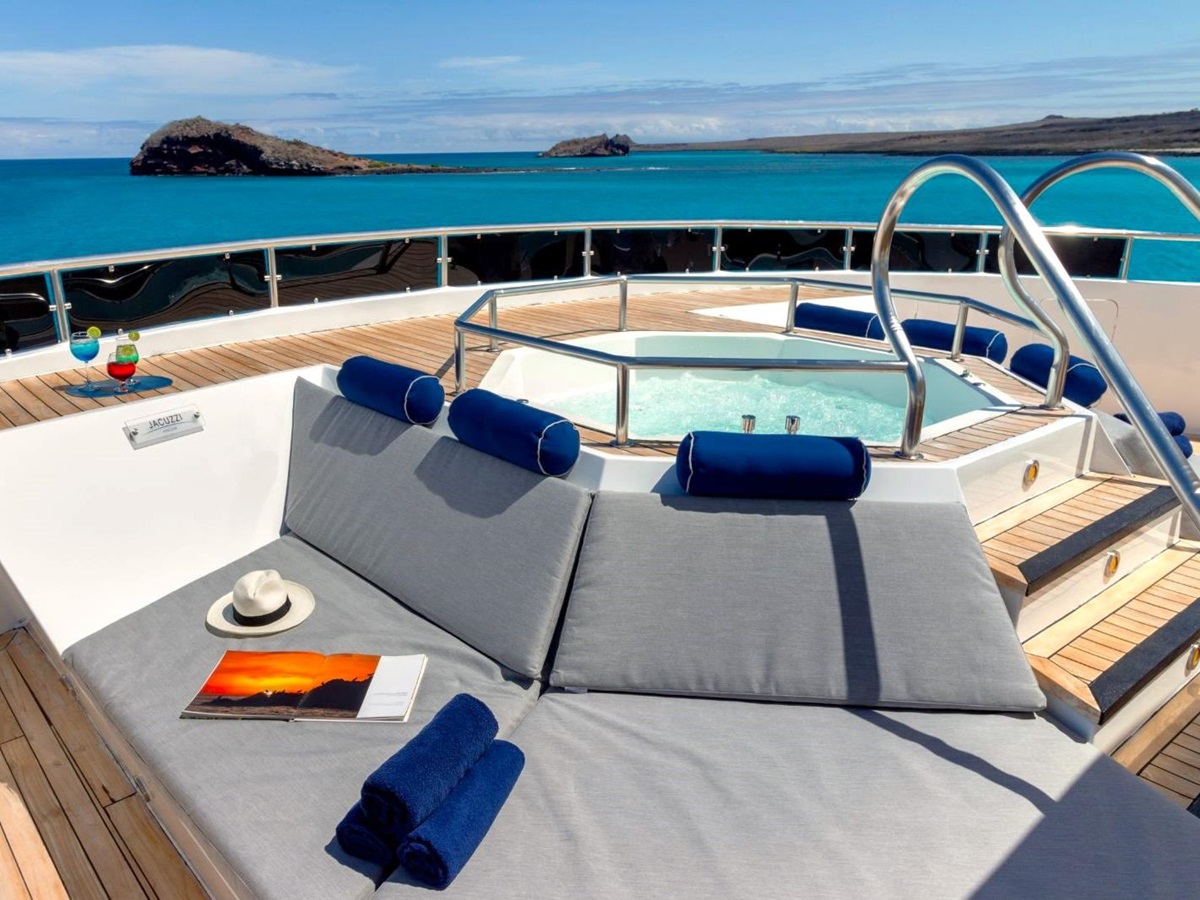 Jacuzzi onboard the Galapagos Horizon yacht in Ecuador