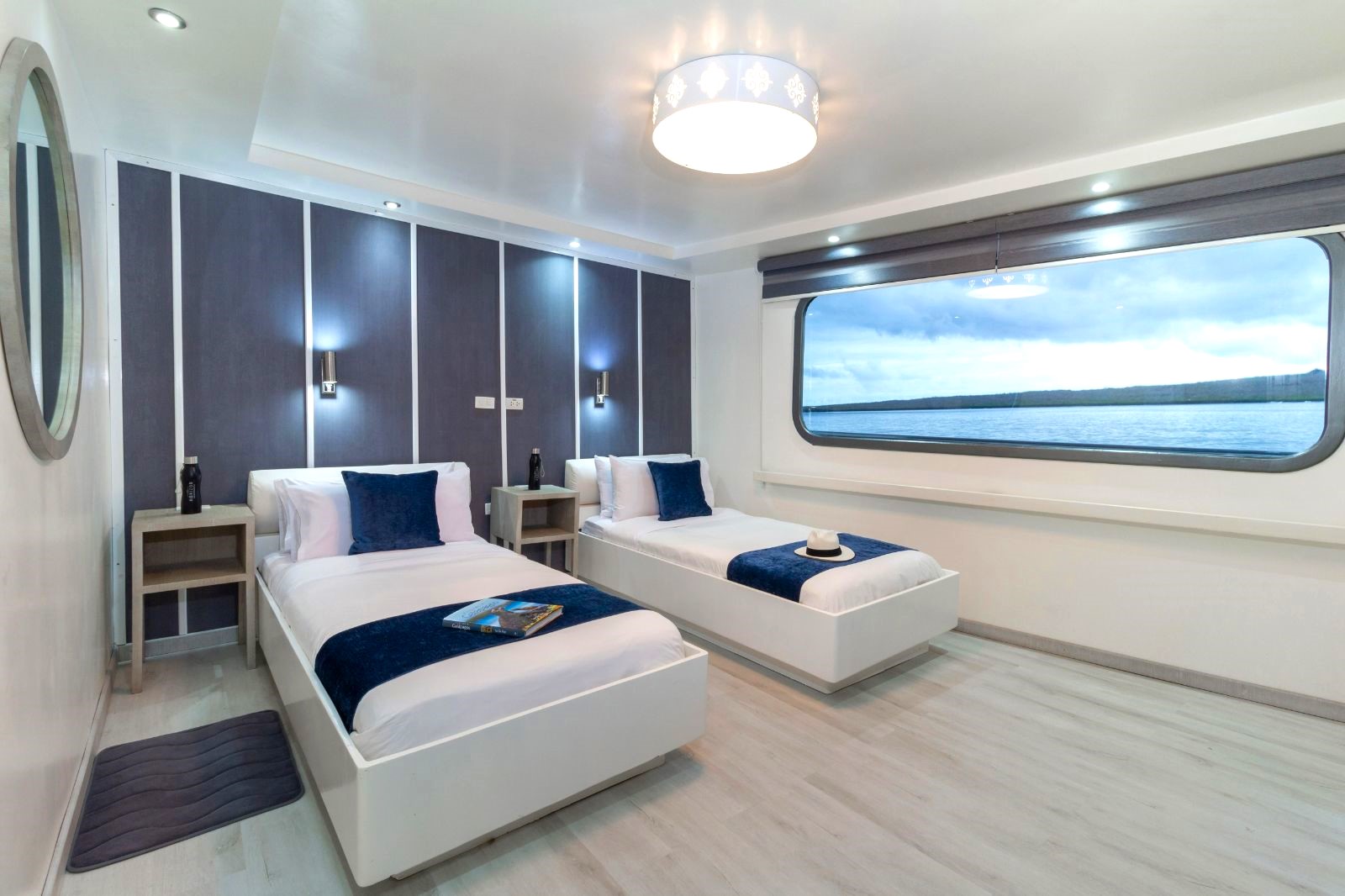 Twin cabin onboard the Galapagos Horizon yacht in Ecuador