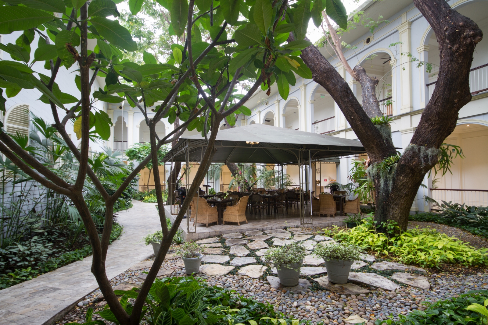 Entrance at Hotel del Parque in Ecuador