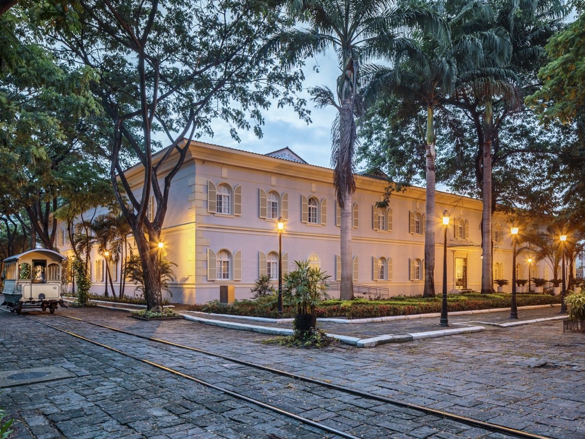 Exterior at Hotel del Parque in Ecuador