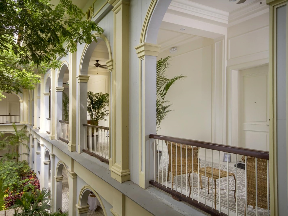 Hall at Hotel del Parque in Ecuador