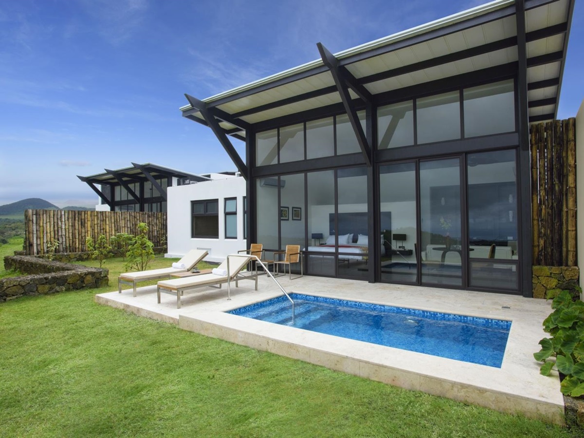 Suite and pool at Pikaia Lodge in Galapagos