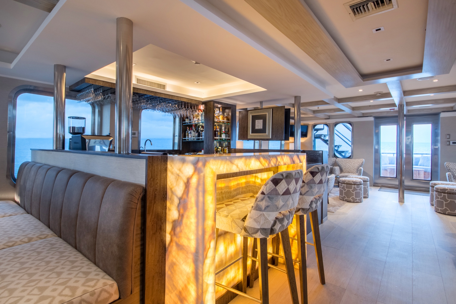 Bar on board Theory in the Galapagos