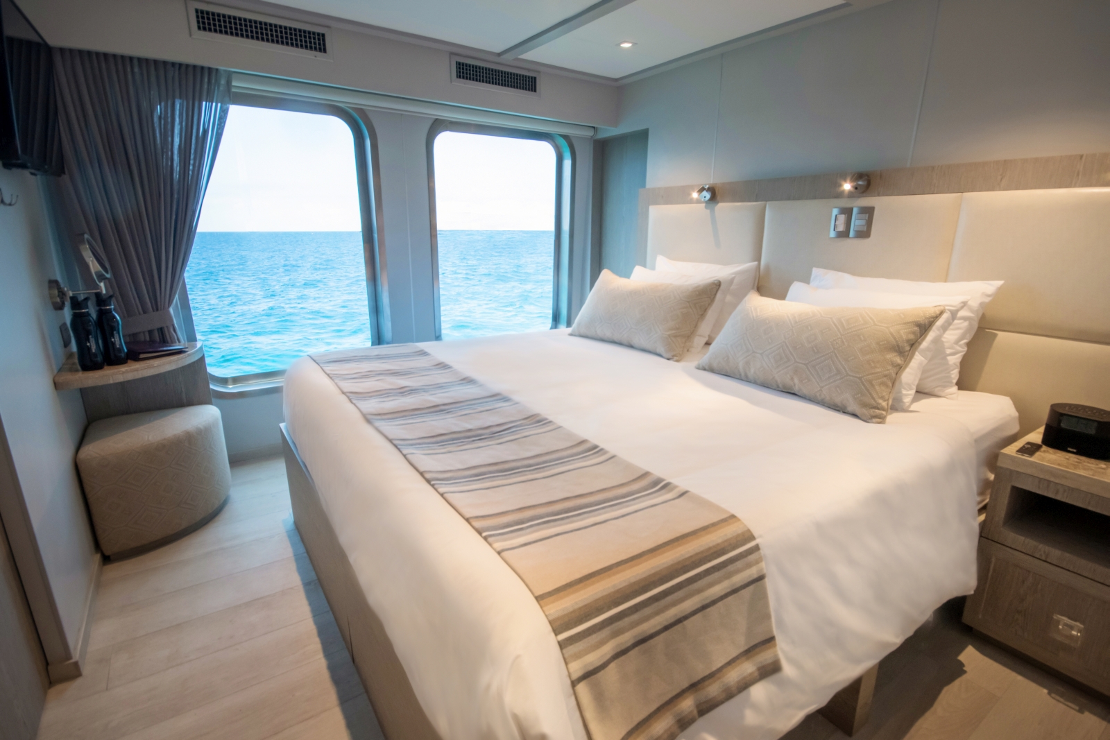 Double cabin on board Theory in the Galapagos