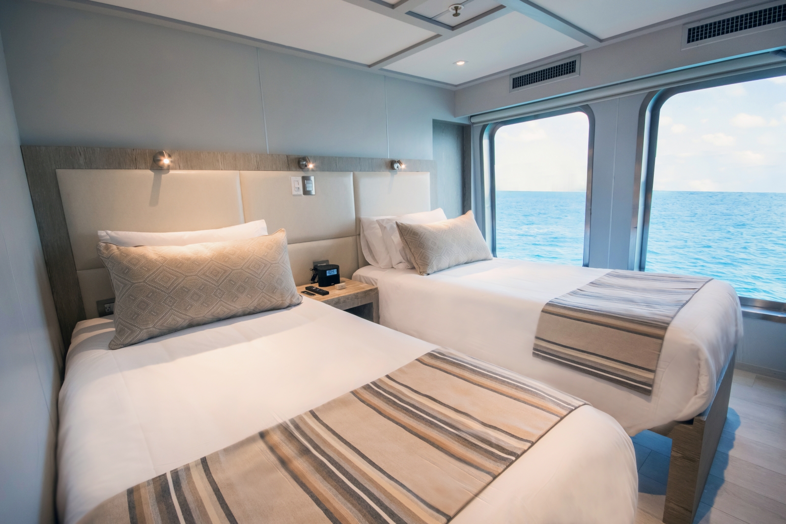 Twin cabin on board Theory in the Galapagos