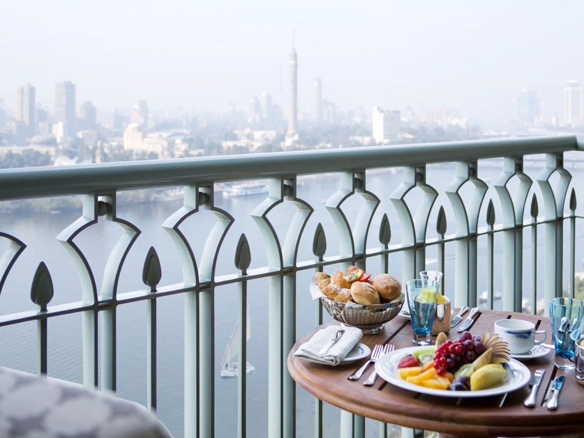 Breakfast on terrace at Four Seasons Nile Plaza Cairo