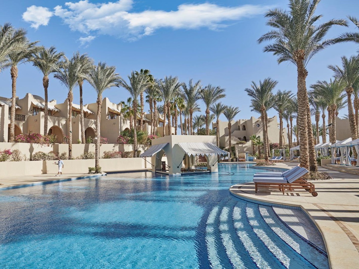 Swimming pool at the Four Seasons Resort Sharm El Sheikh