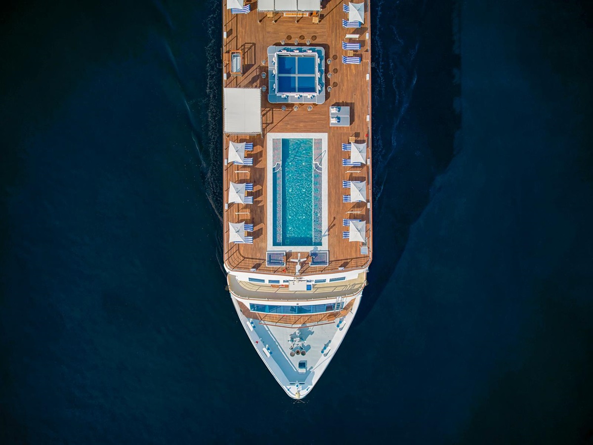 Aerial view of the Oberoi Zahra on the River Nile