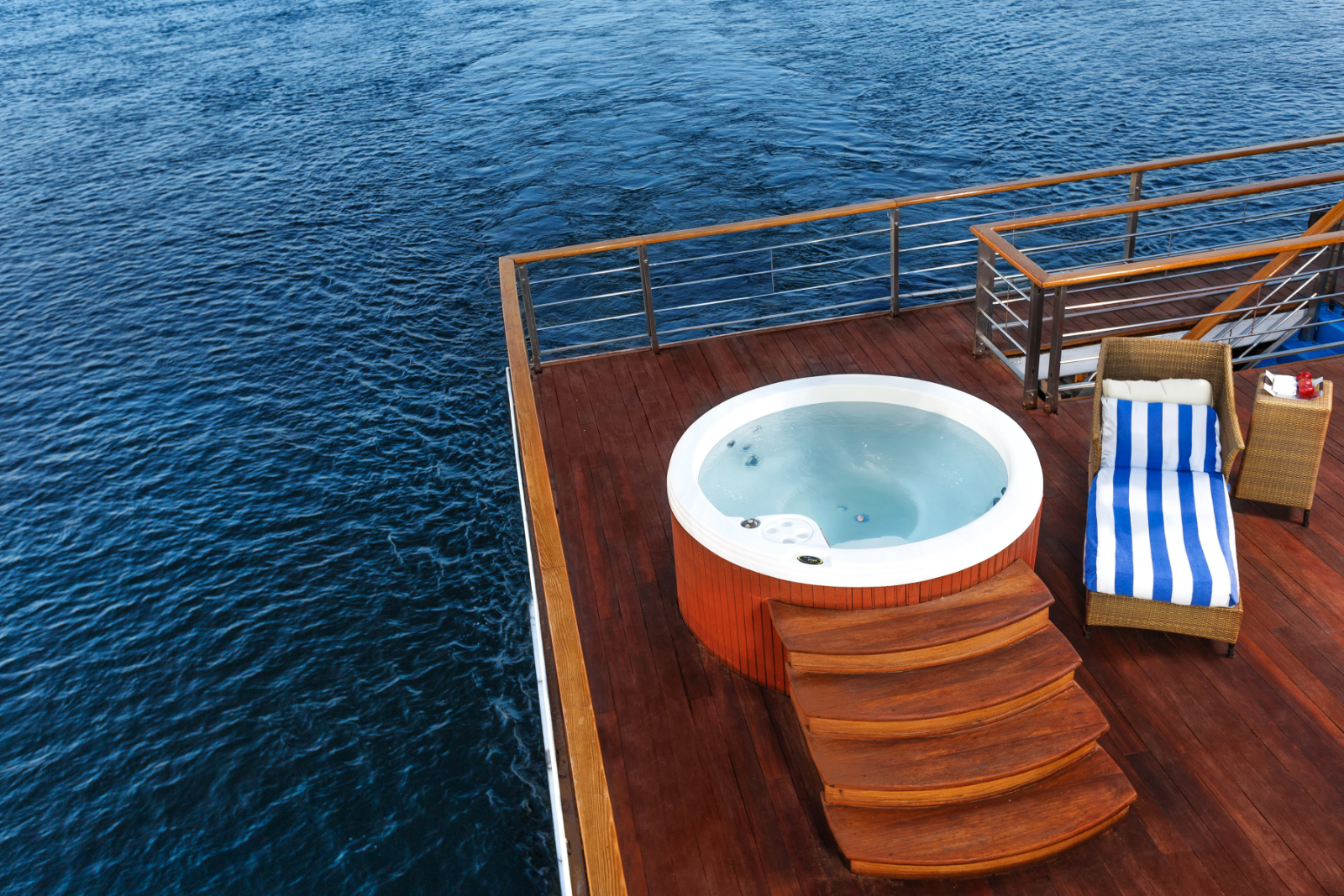 Hot tub onboard the Oberoi Zahra Nile cruiser in Egypt