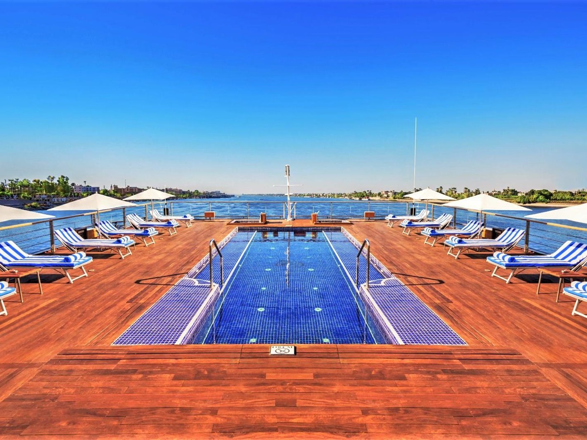 Swimming pool onboard the the Oberoi Zahra on the Nile in Egypt