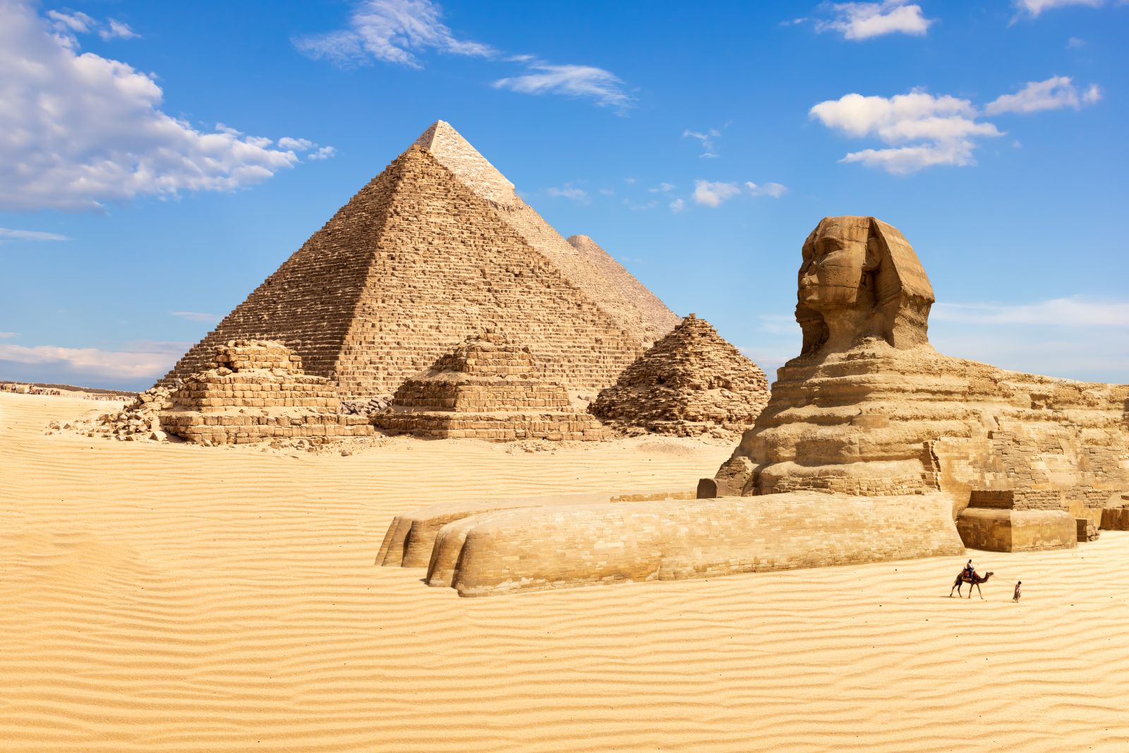 Pyramids of Giza and the great Sphinx in Egypt