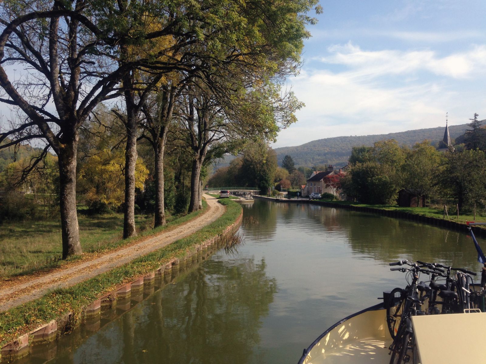 Sailing through the Burgundy region on a French barge holiday