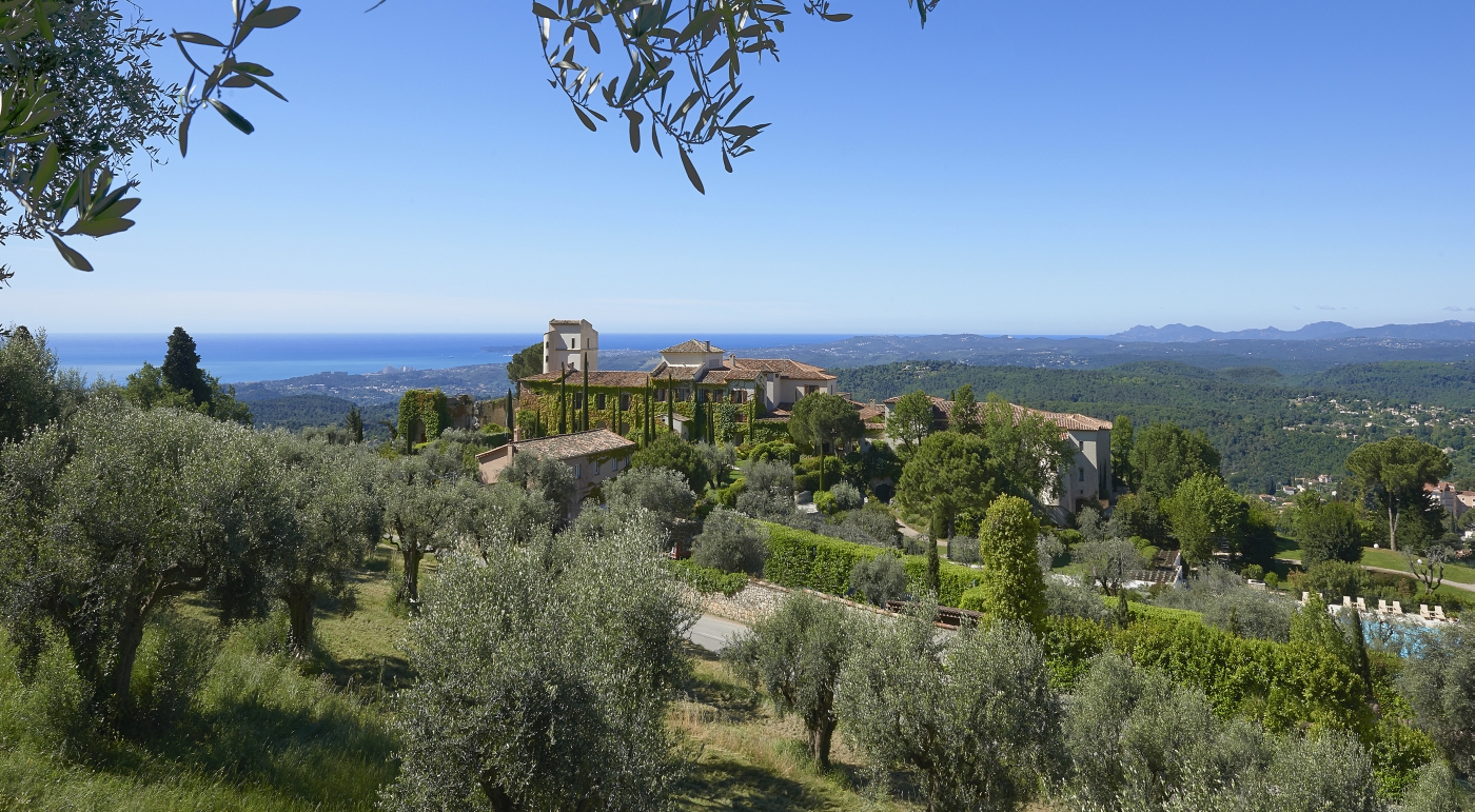 Distant exterior view of Chateau Saint-Martin and Spa in France