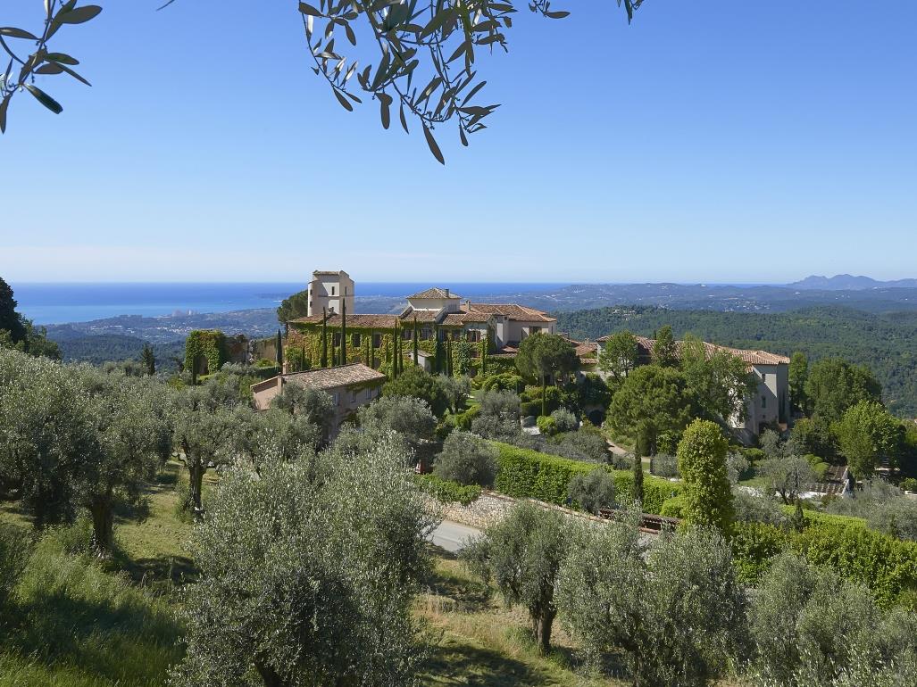 Distant exterior view of Chateau Saint-Martin and Spa in France