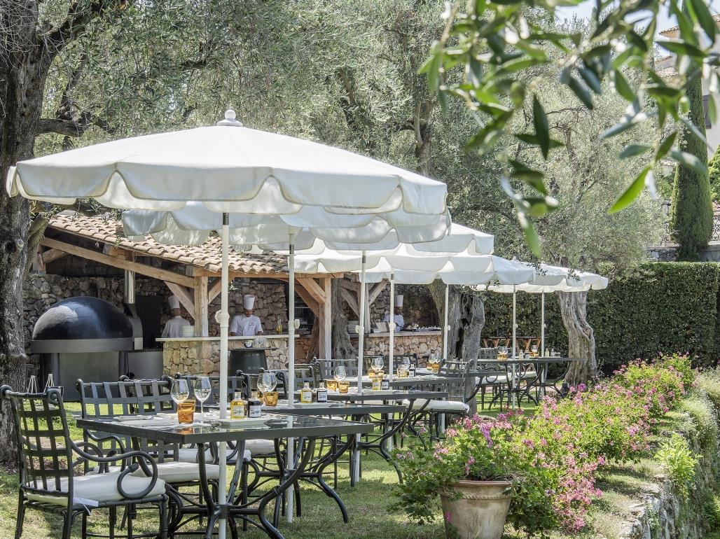 L'Oliveraie restaurant at Chateau Saint-Martin and Spa in France