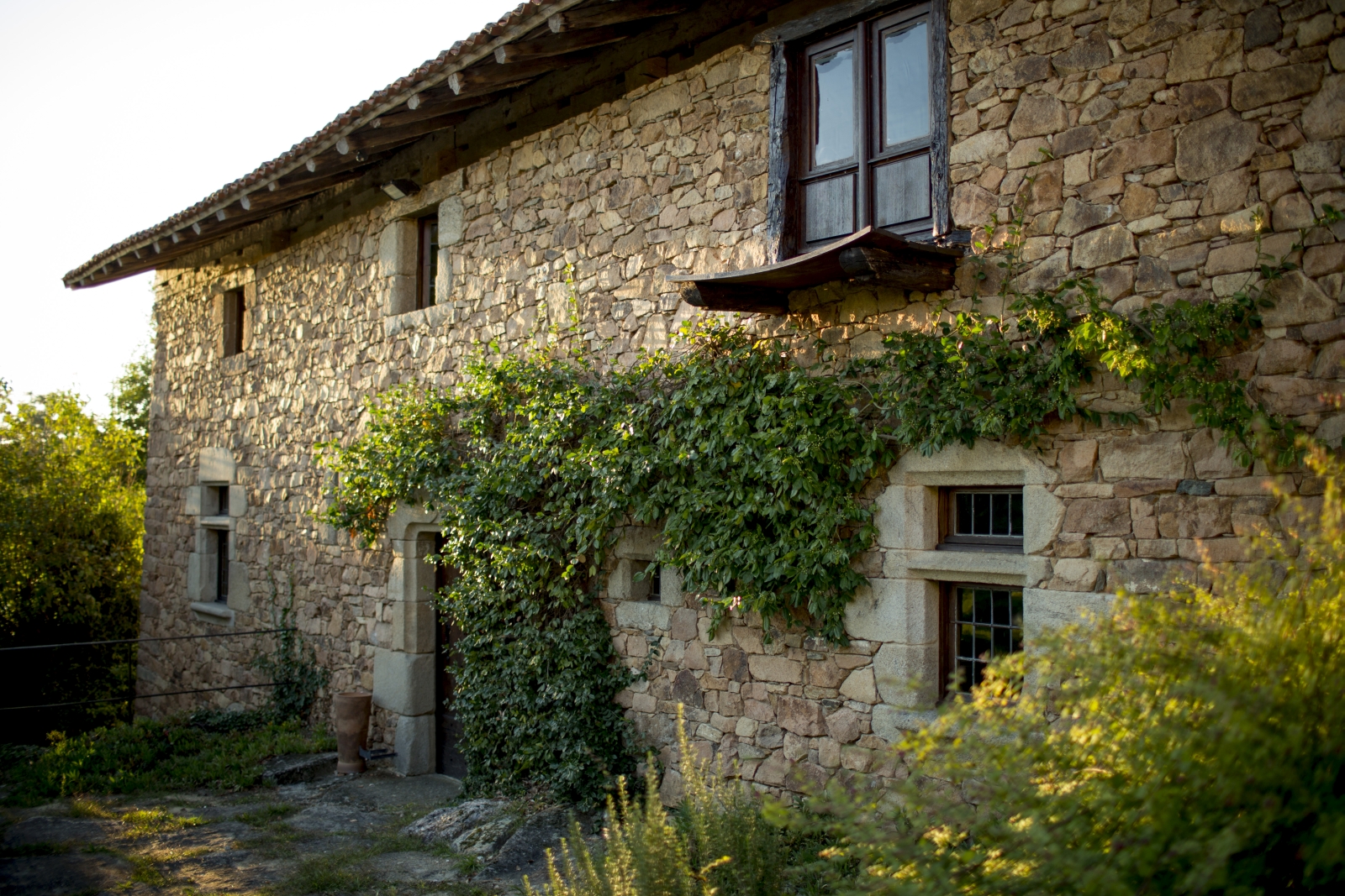 exterior view of farmhouse cottage at domaine des etangs in france