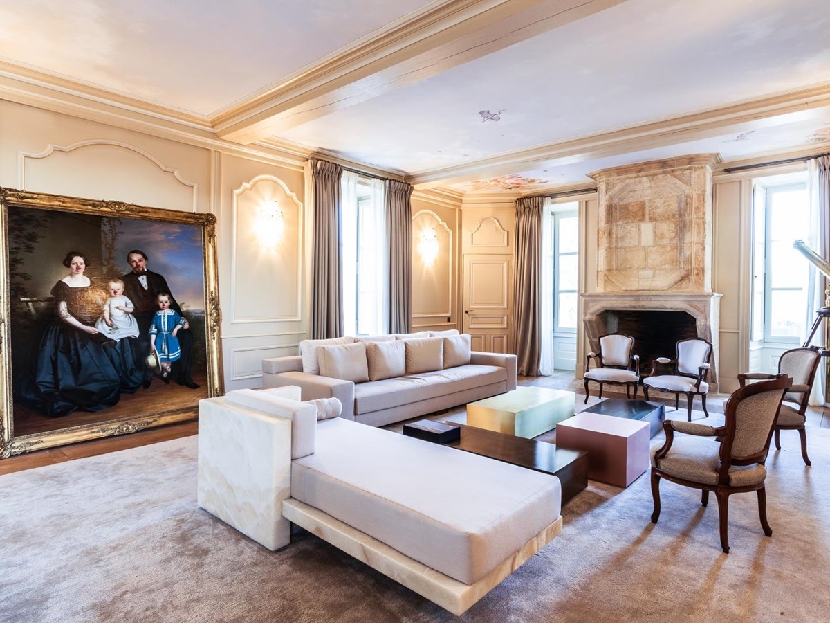lounge area at domaine des etangs in france