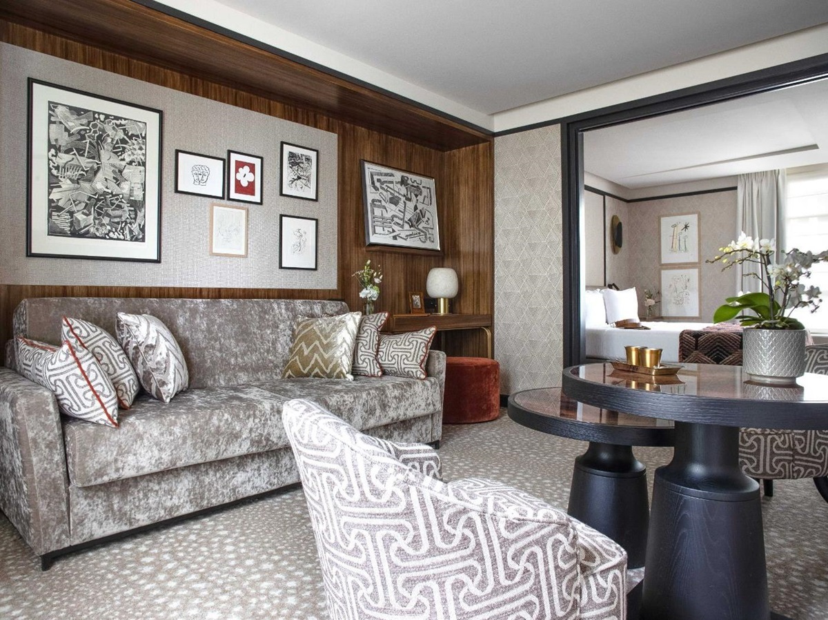 Lounge area in a guest room at Esprit Saint Germain in Paris, France