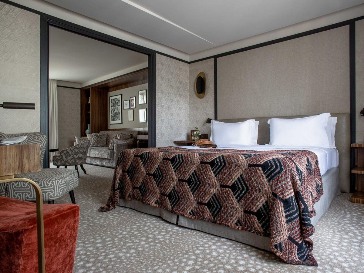 A double bed in a gest suite at Esprit Saint Germain in Paris, France
