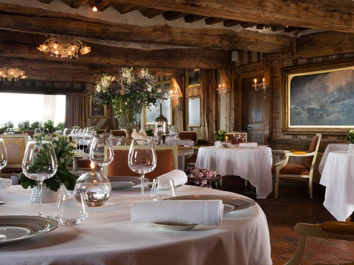 Estuaire room at Ferme Saint Simeon in Normandy, France