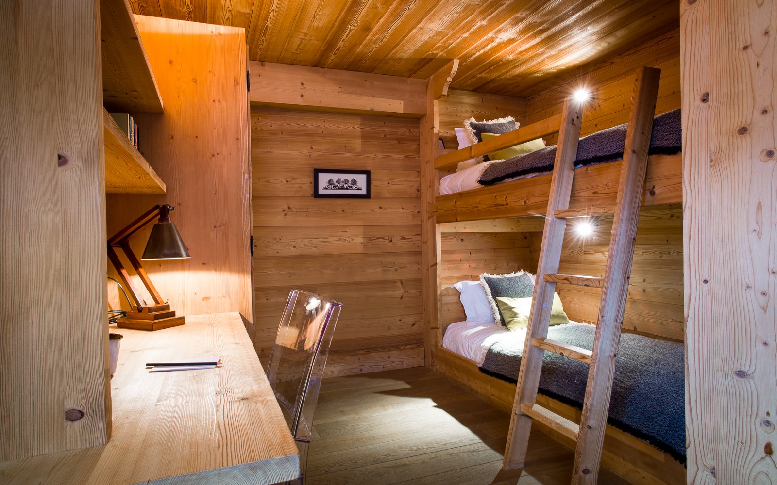 Bunk bedroom in Hotel Alpaga, France