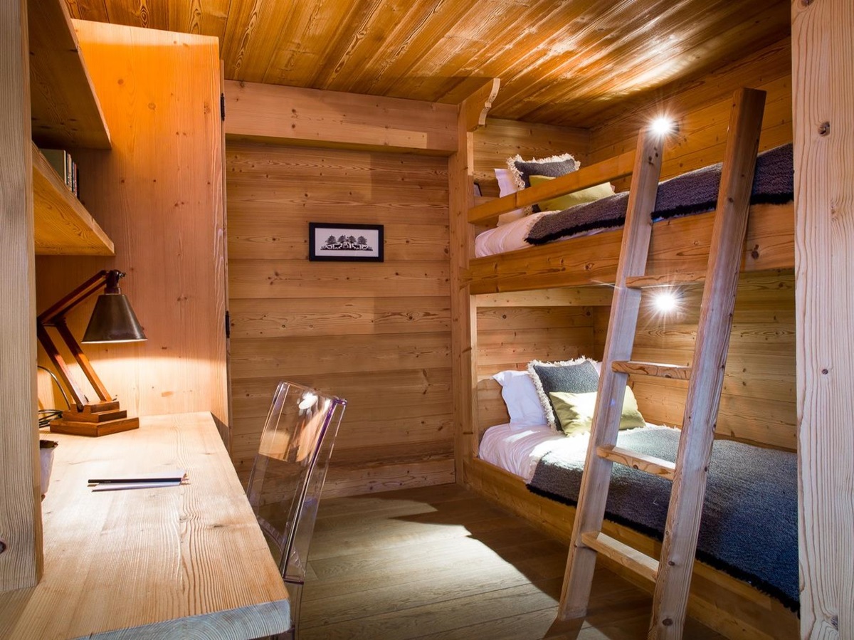 Bunk bedroom in Hotel Alpaga, France