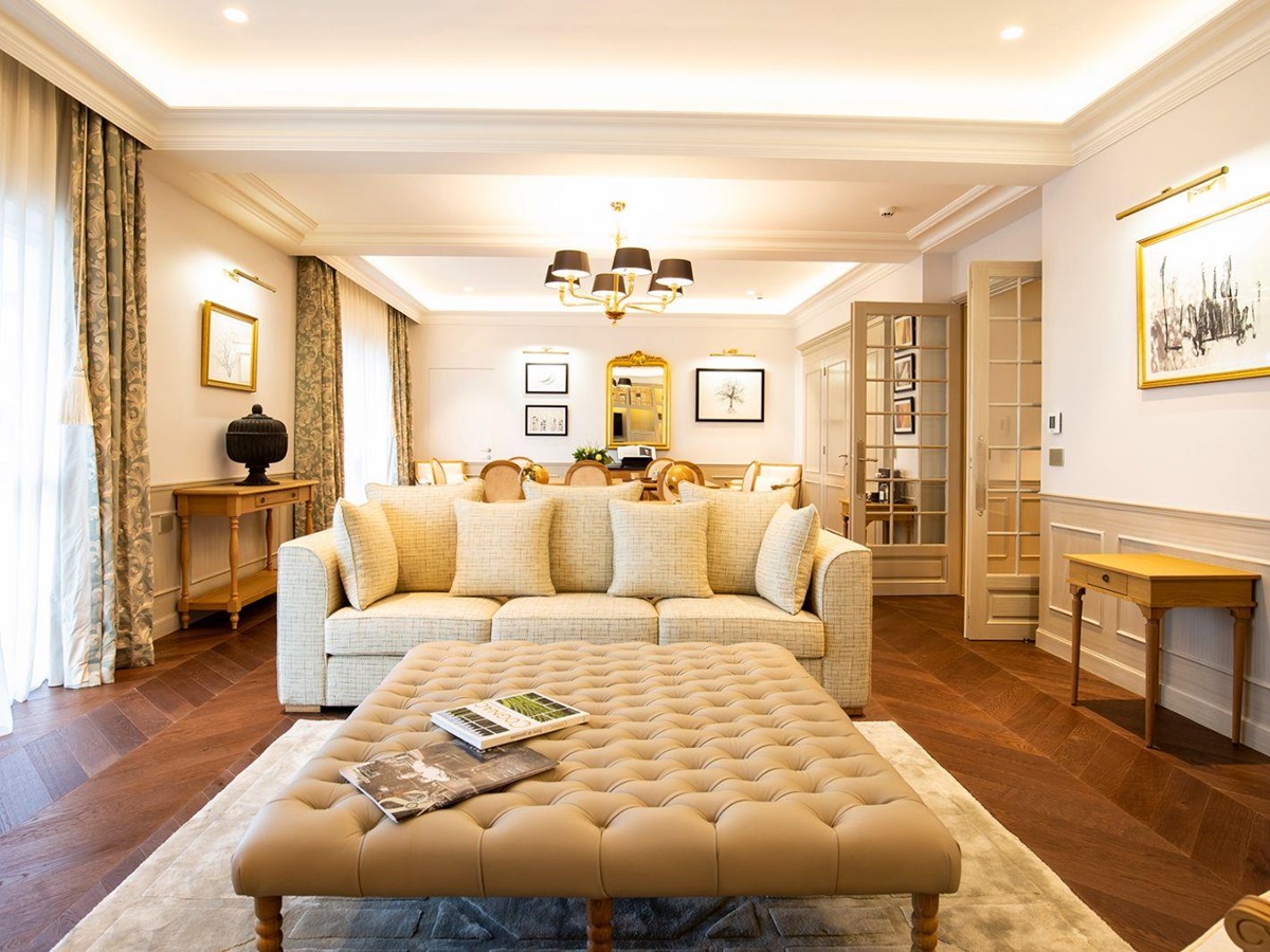 Guest suite seating area at Hotel Chais Monnet & Spa in South West France
