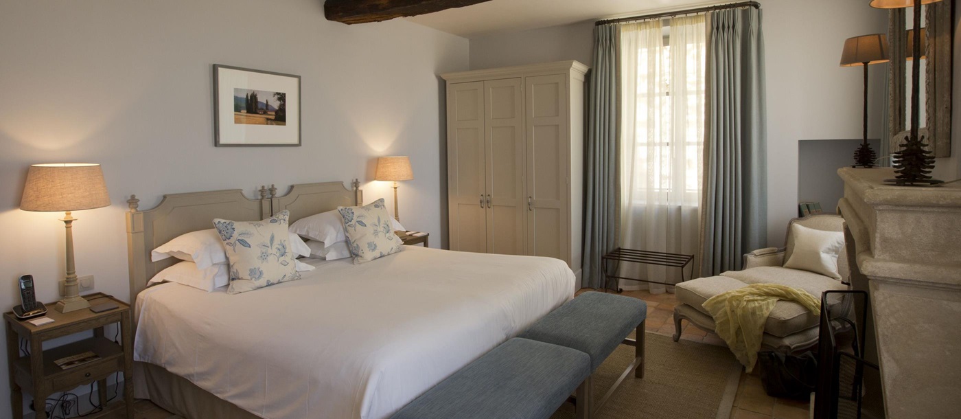 Double bedroom in Hotel Crillon le Brave, France