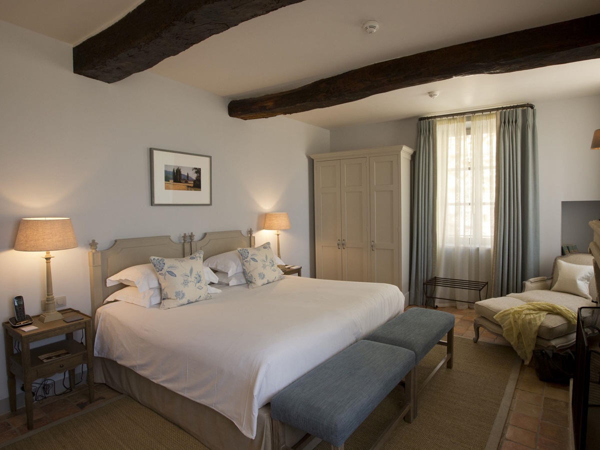 Double bedroom in Hotel Crillon le Brave, France