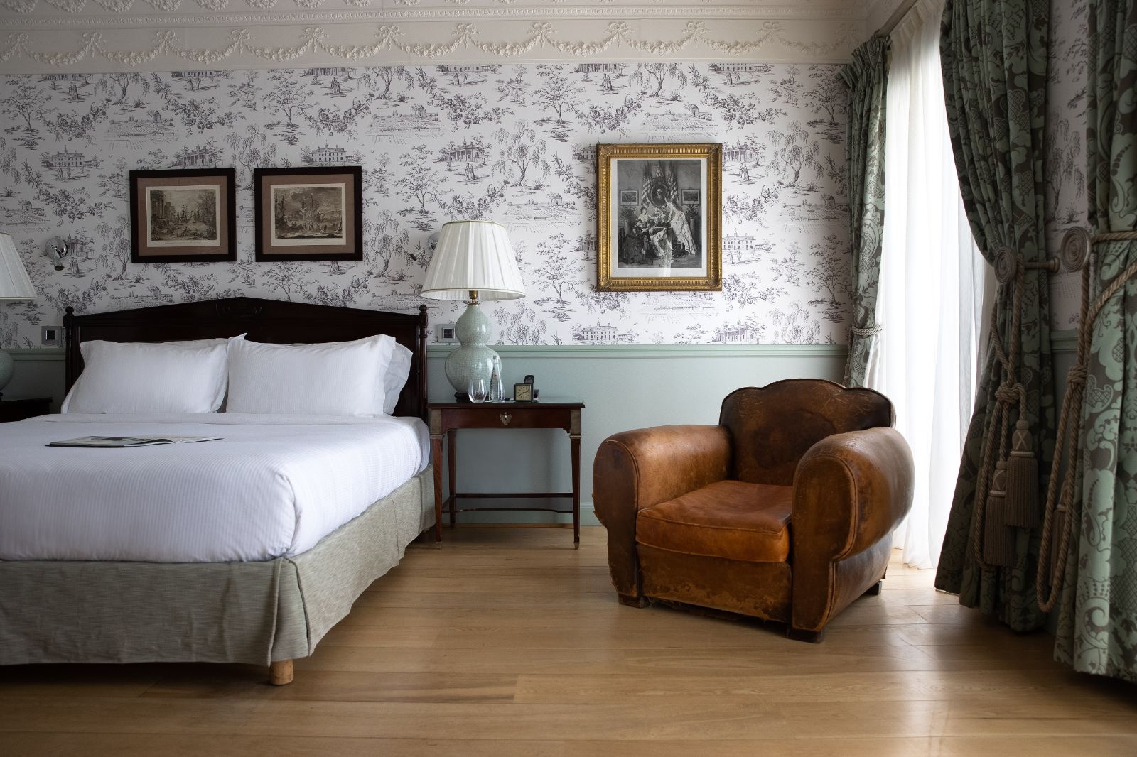 Presidential Suite at luxury Hotel de Toiras in France
