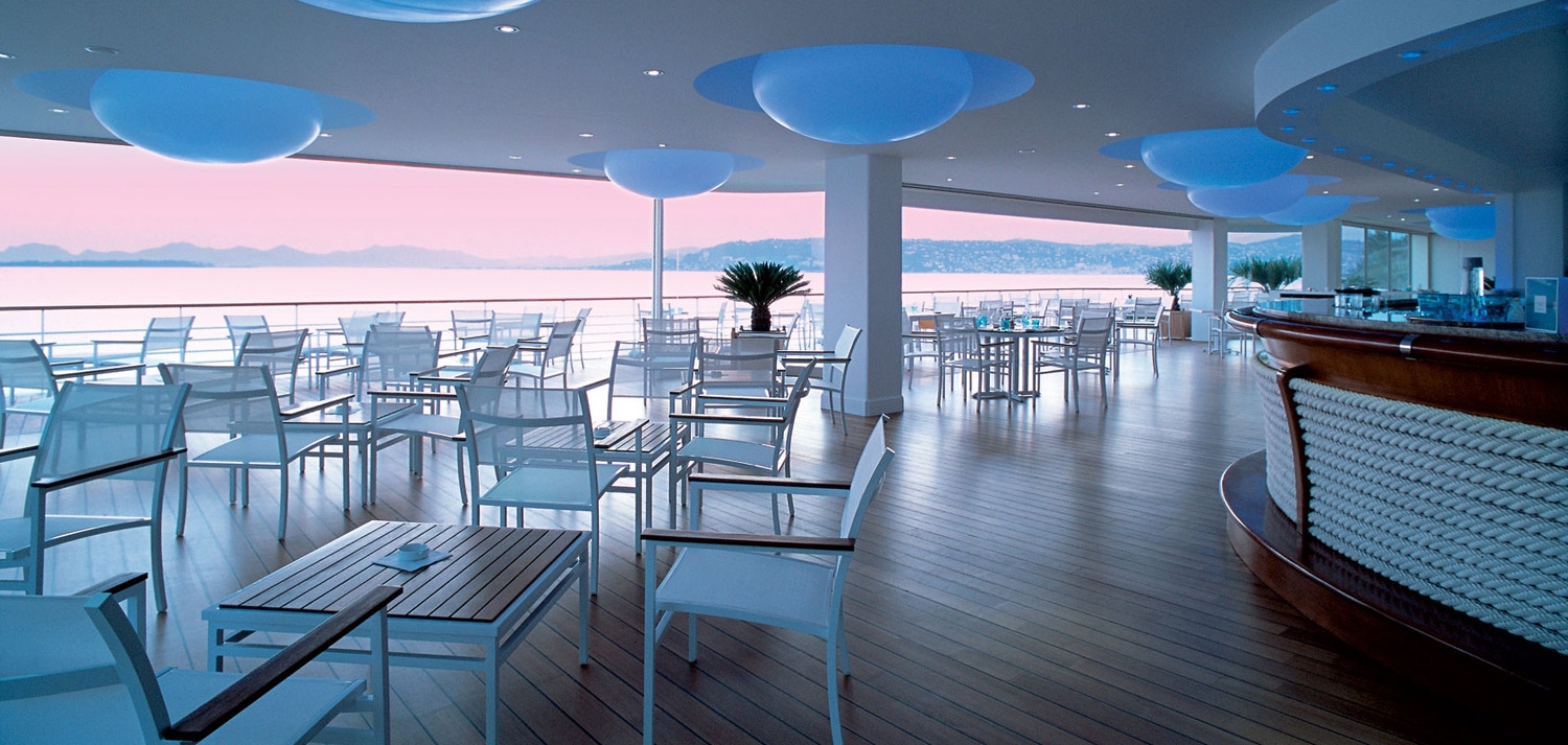 Dining with views at Hotel du Cap-Eden-Roc in France