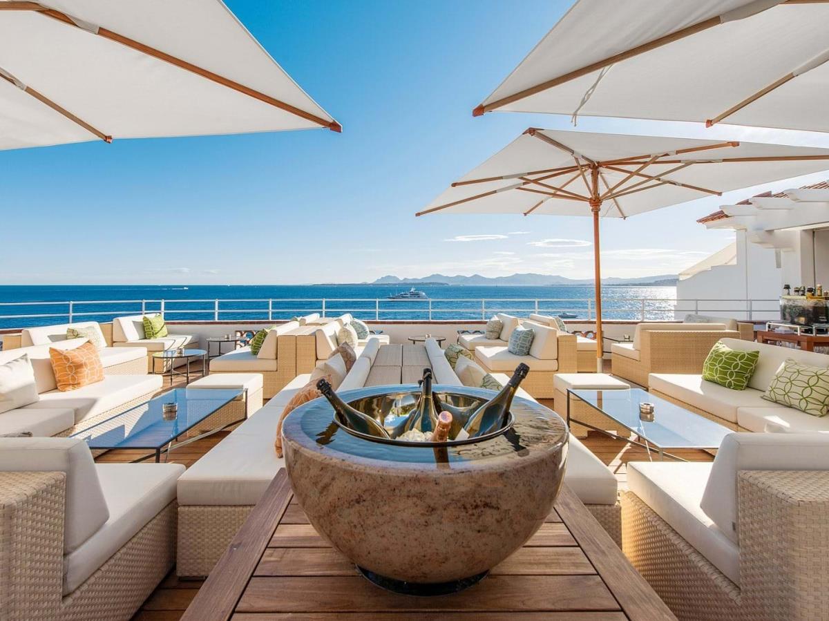 Terrace bar with views at Hotel du Cap-Eden-Roc in France