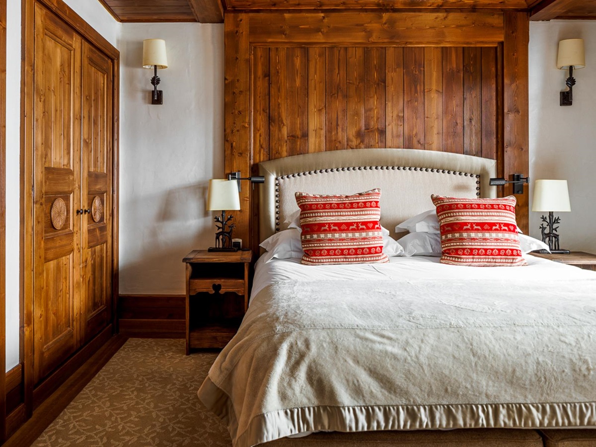 Bedroom at Hotel Le Portetta in Courchevel