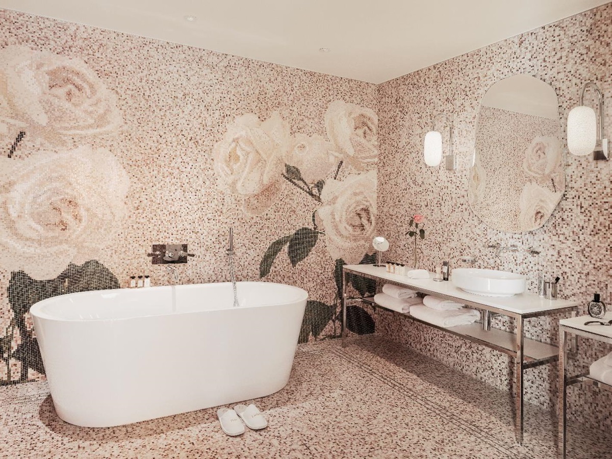 Bathroom of a suite at Hotel Madame Reve Paris