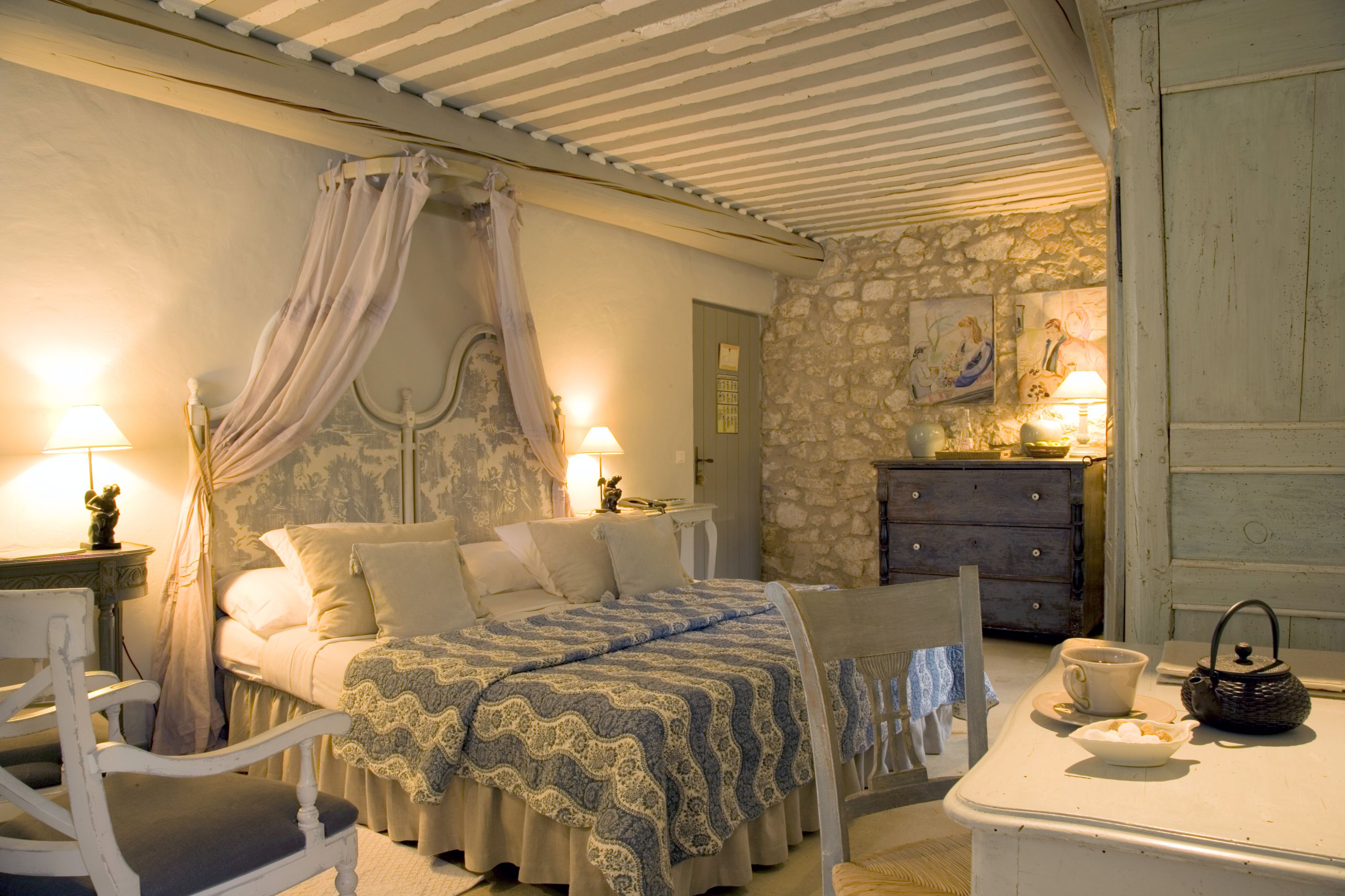 Double bedroom in La Bastide de Marie, France