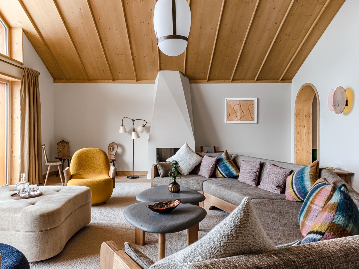Living area at Le CouCou hotel in Meribel