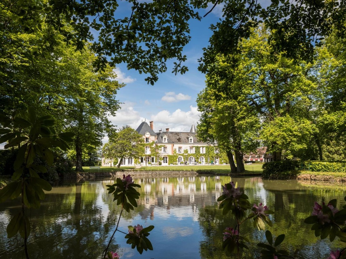 Exterior and lake view of Les Hauts de Loire in the Loire Valley, France