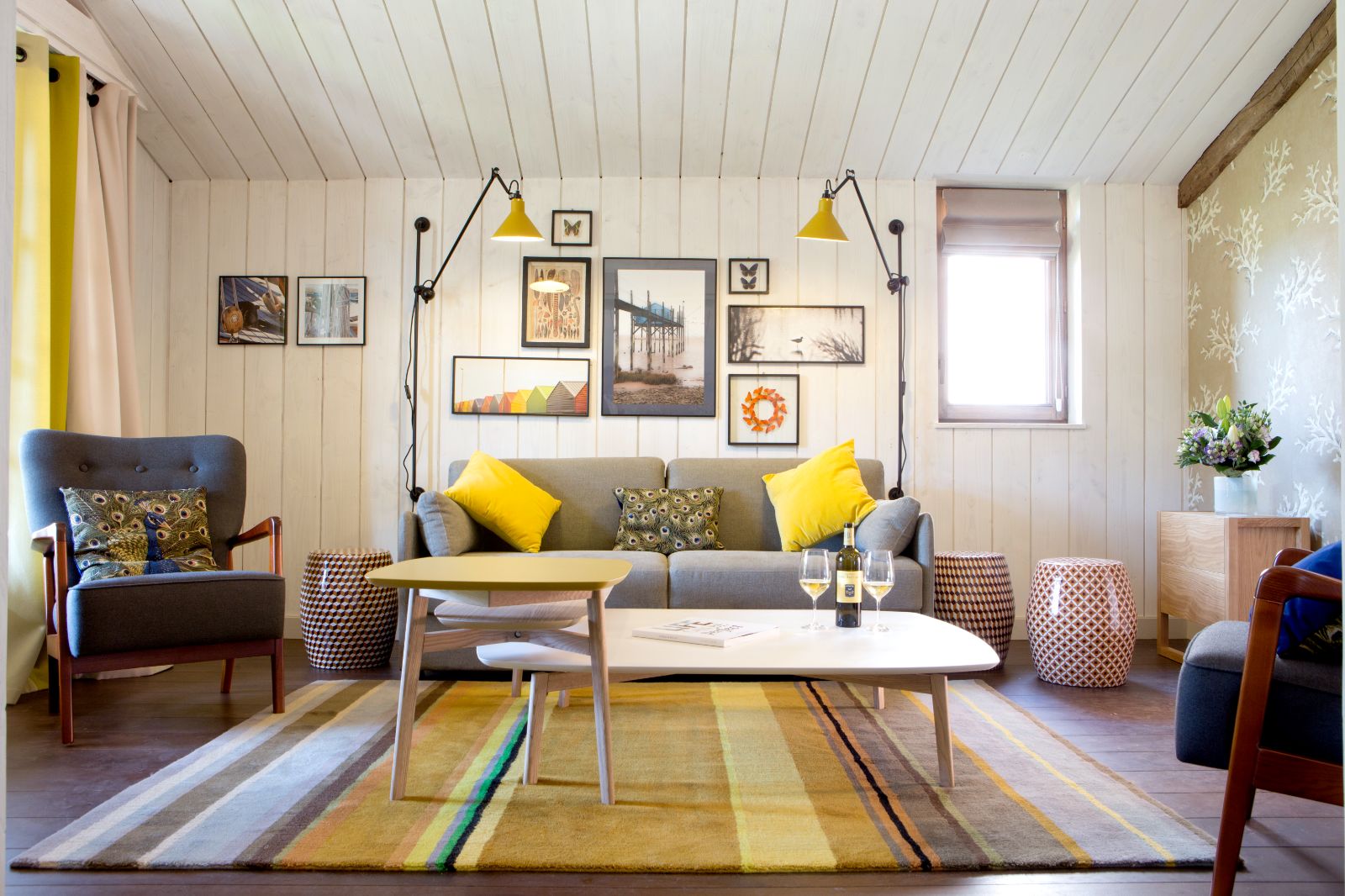 Salon jaune lounge area at Les Sources de Caudalie in South West France