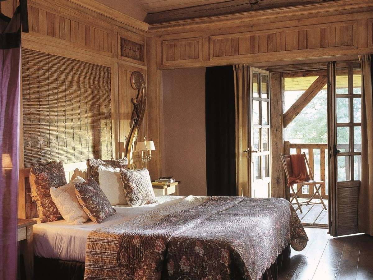A guest room suite at Les Sources de Caudalie in South West France