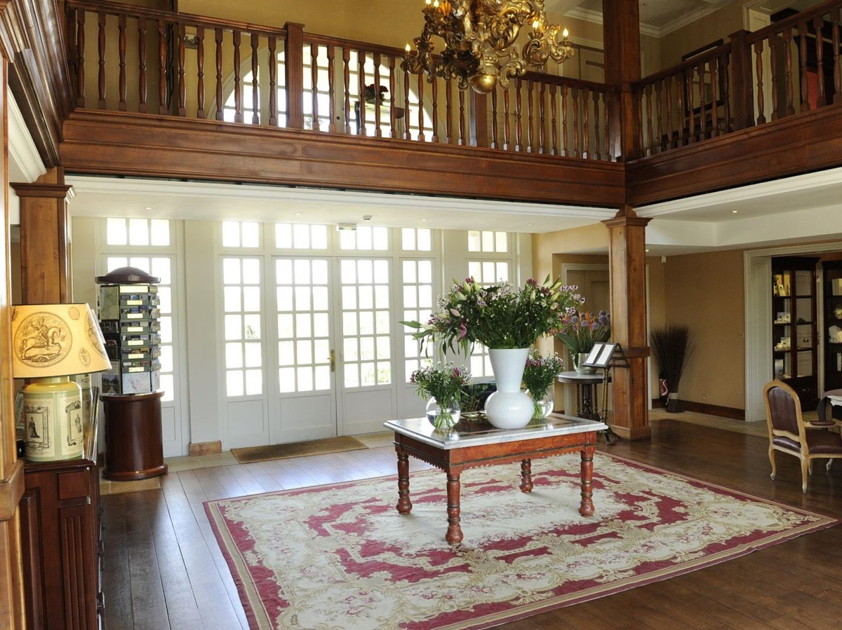 Guest room reception at Les Sources de Caudalie in South West France