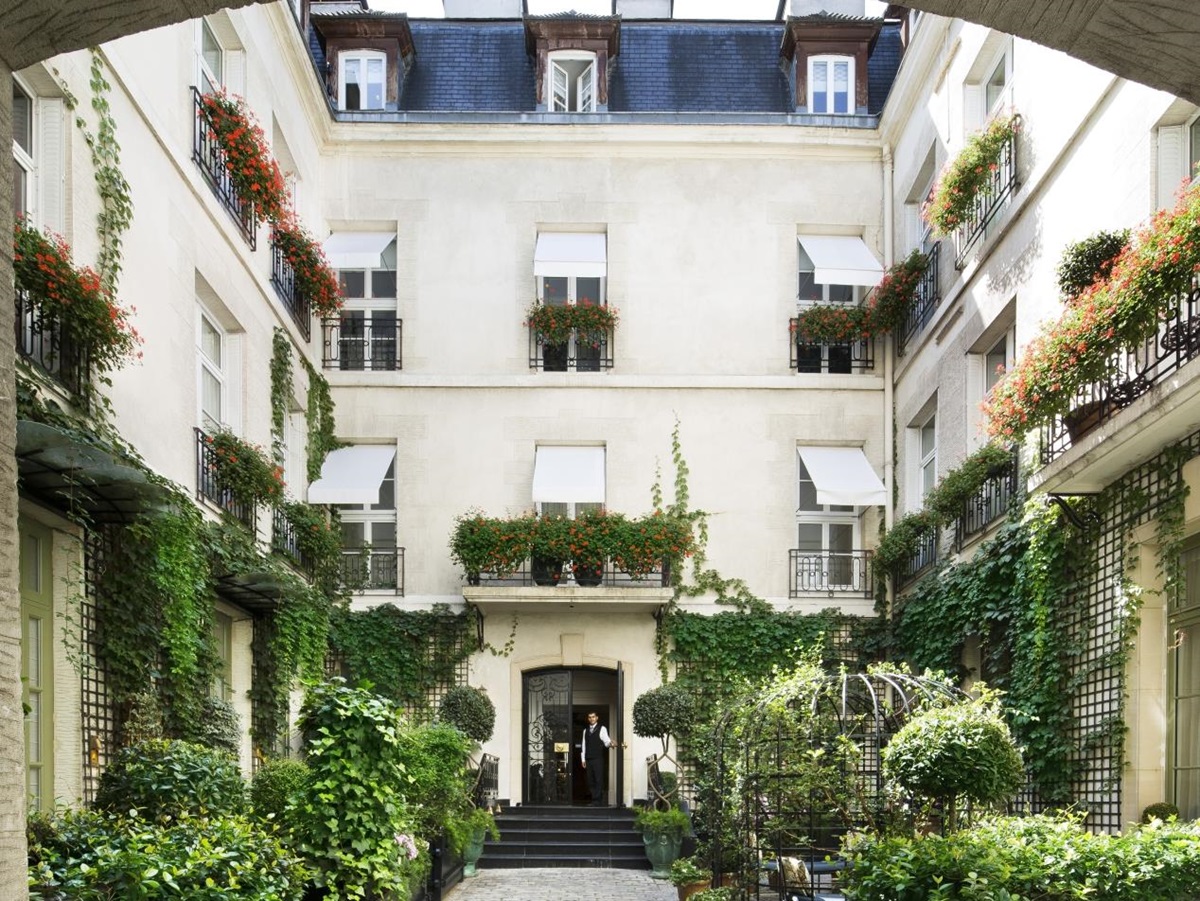 Entrance of Relais Christine in France