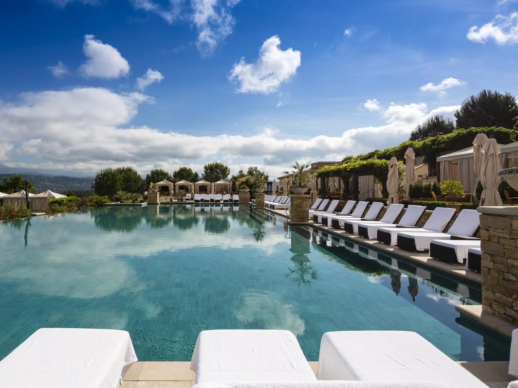 Infinity pool at Blance Hotel Spa & Golf Resort