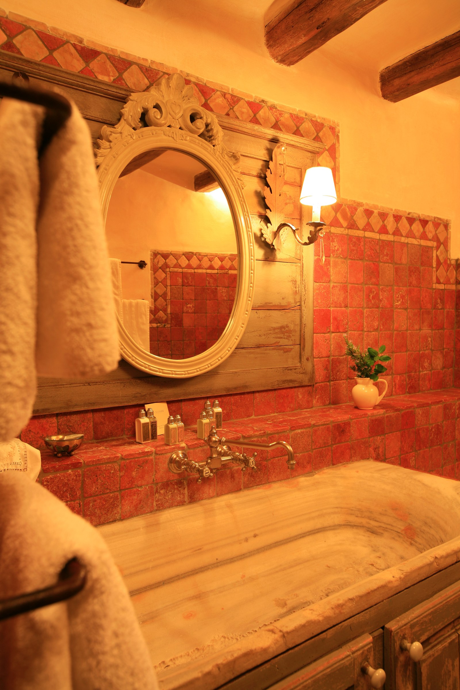 Bathtub in the bathroom of Eddera, Corsica