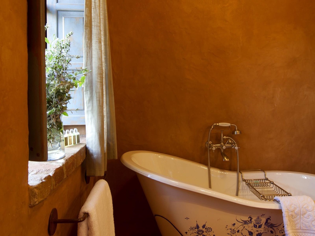 Bathroom of I Pini, Corsica