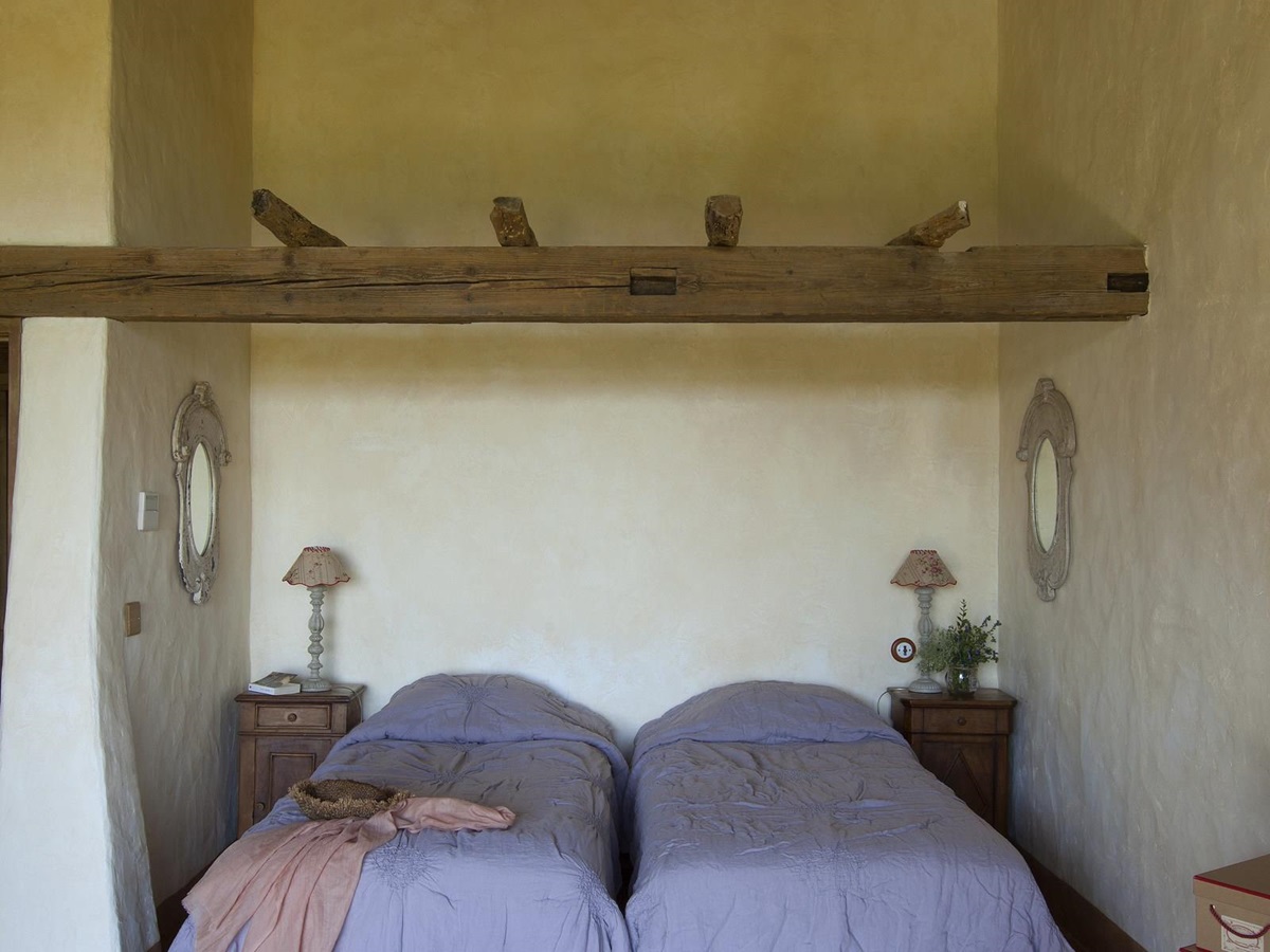 Twin bedroom in I Pini, Corsica
