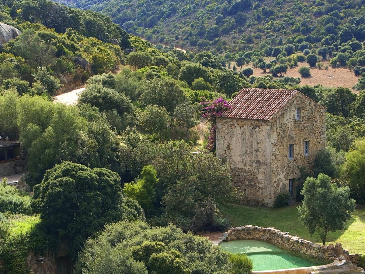 Exteriors and surroundings of Nivara, Corsica