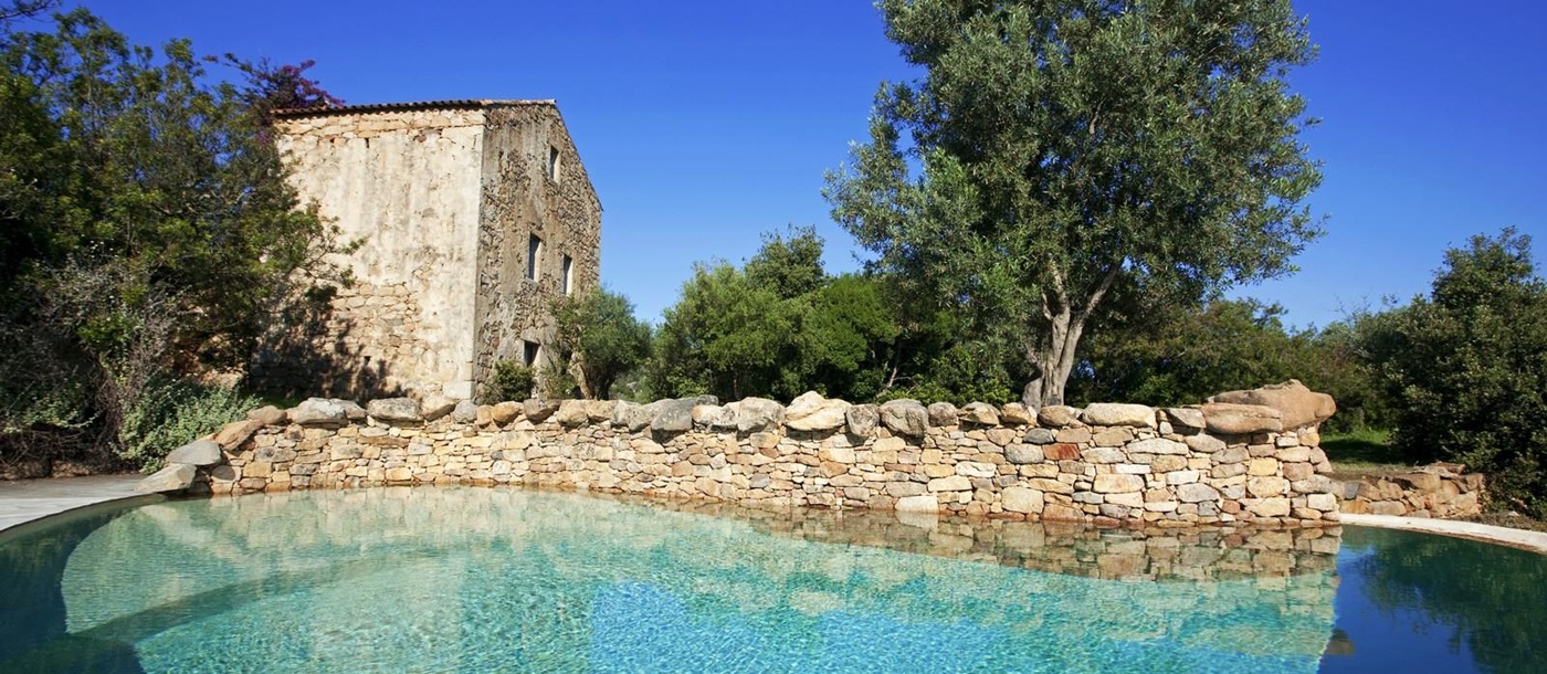 swimming pool and facade of Nivara, Corsica