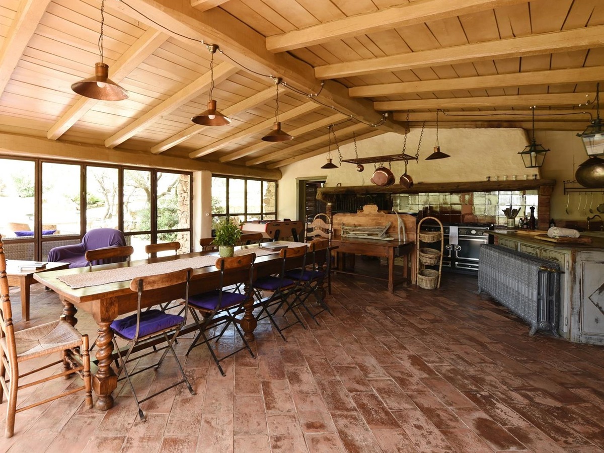 kitchen and dining room of Rosumarinu, Corsica